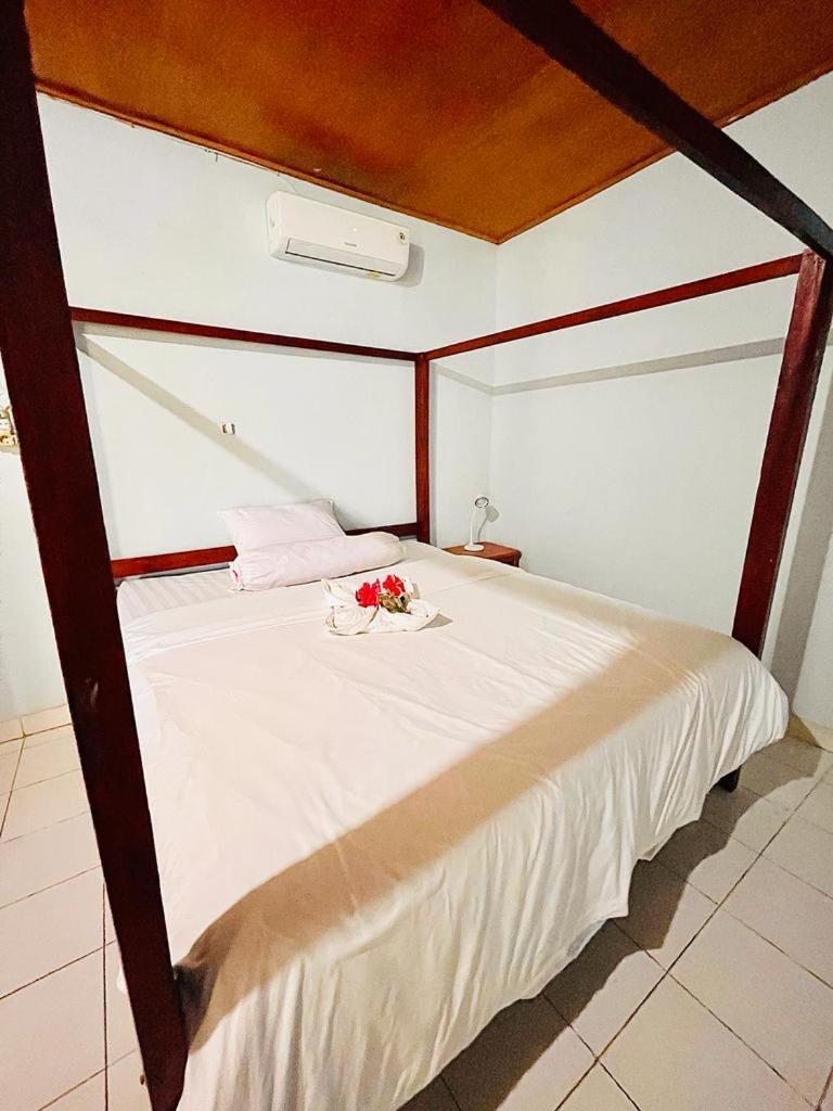 Kurnia Family Homestay & Restaurant! Huu Exterior foto